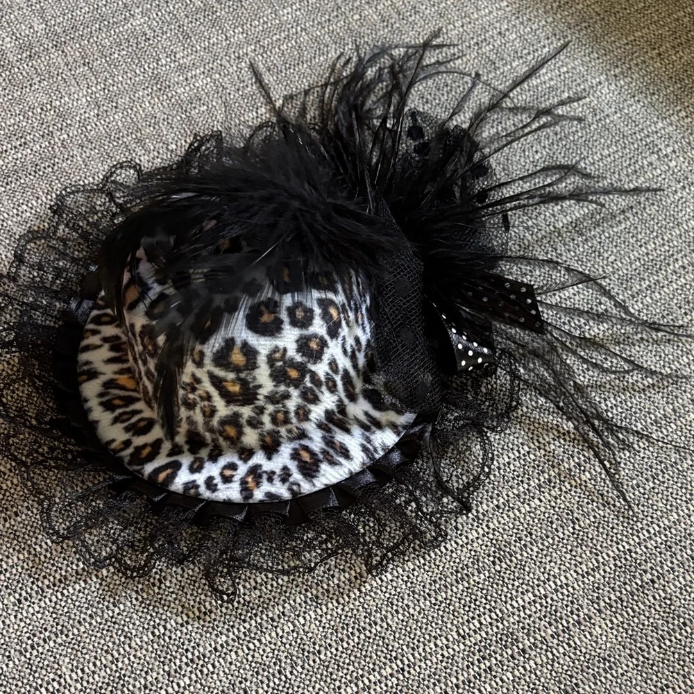 Leopard pattern and black lace/feathers fashionator hats
